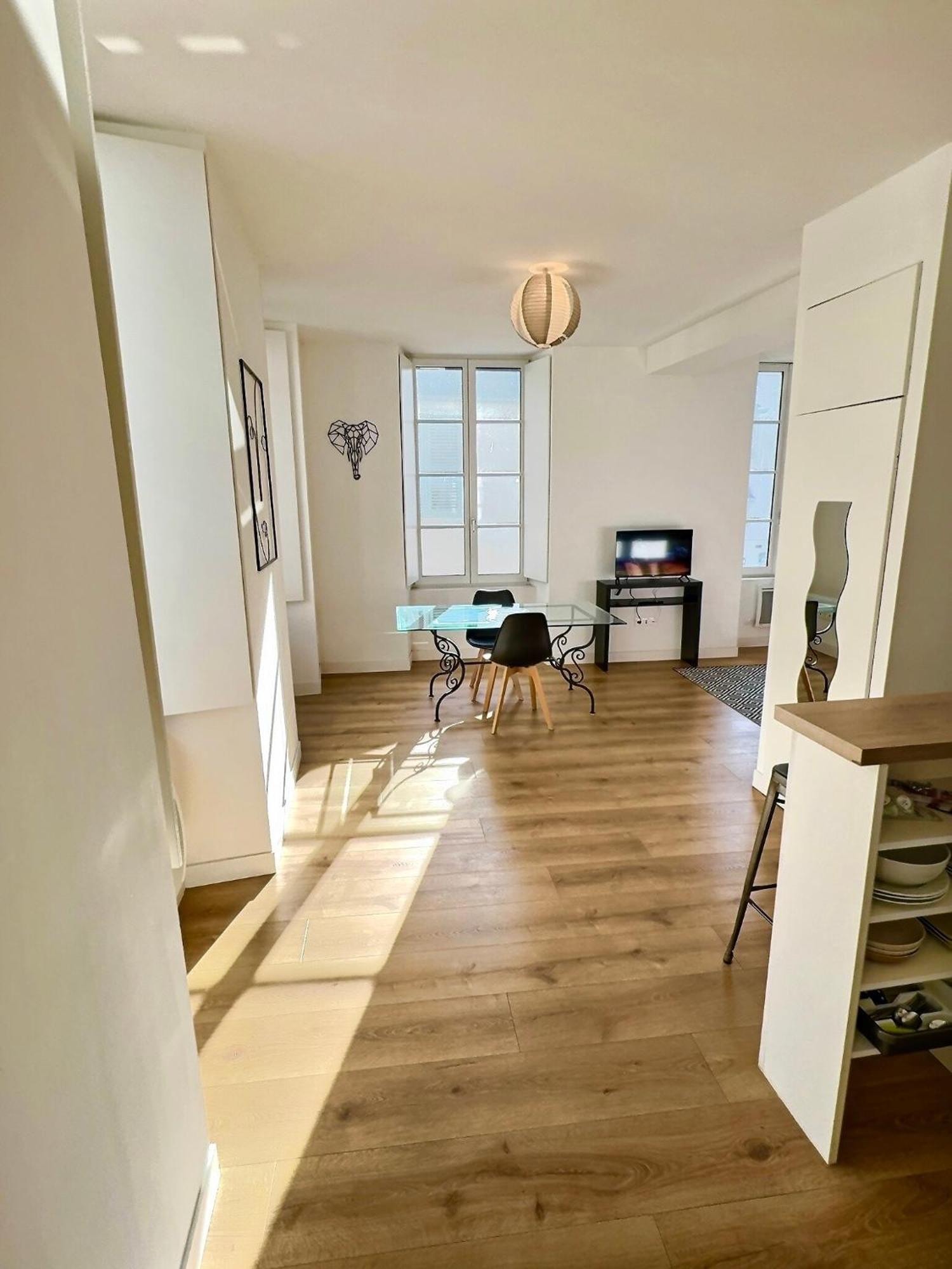 Wonderhost, Au Coeur Du Quartier Du Chateau Pau Exteriör bild